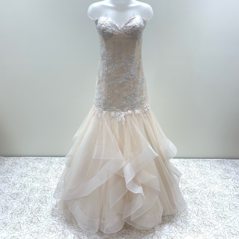 NWT Strapless, Floral, Lace, & Ruffled Bridal Gown